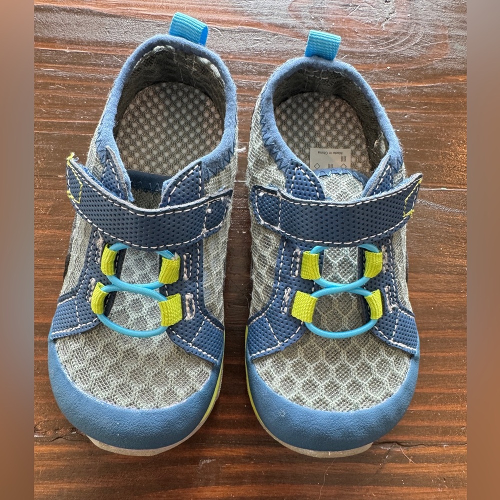NWOT - SEE KAI RUN Anker Teal Water Friendly Shoes - Toddler size 9